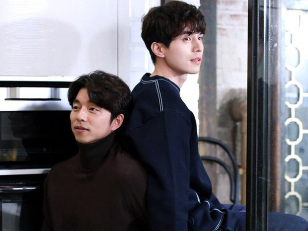 Hai chú già Lee Dong Wook và Gong Yoo tái hợp trong talkshow mới của SBS (19)