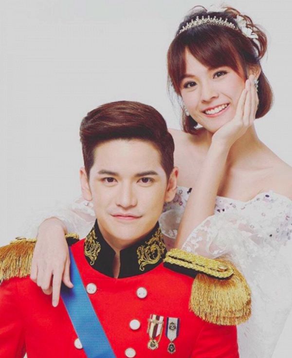 4-cap-doi-dang-lam-mua-lam-gio-tren-man-anh-thai-nam-2017 18
