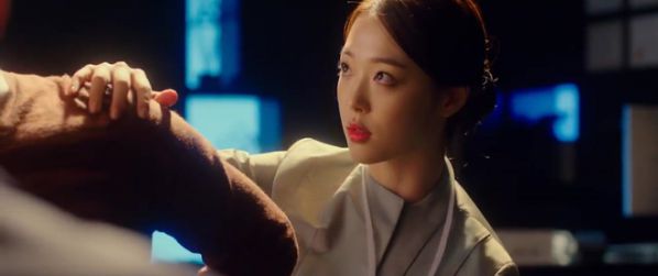 bom-tan-real-kim-soo-hyun-ho-bao-sulli-dep-khong-goc-chet 10
