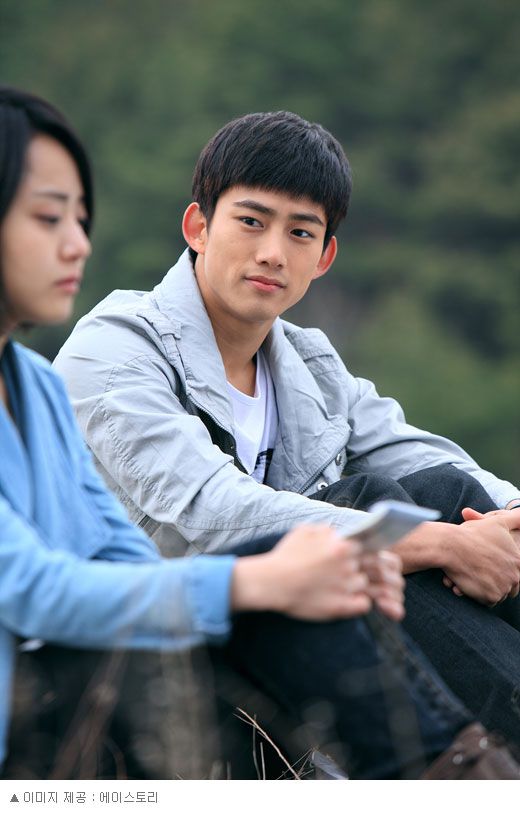 Jung Yi ôm mặt trời: Phim ngắn của Moon Geun Young & Kim Soo Hyun bất ngờ ra mắt (5)