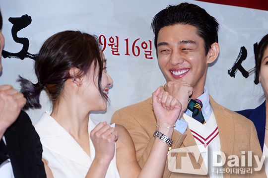 Jung Yi ôm mặt trời: Phim ngắn của Moon Geun Young & Kim Soo Hyun bất ngờ ra mắt (7)