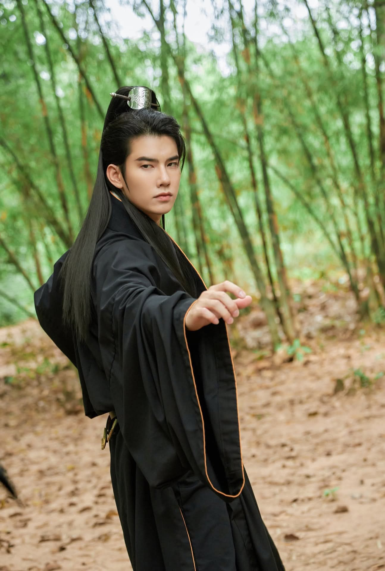 Top 5 mỹ nam cổ trang đẹp đến hoàn hảo tại Việt Nam 2