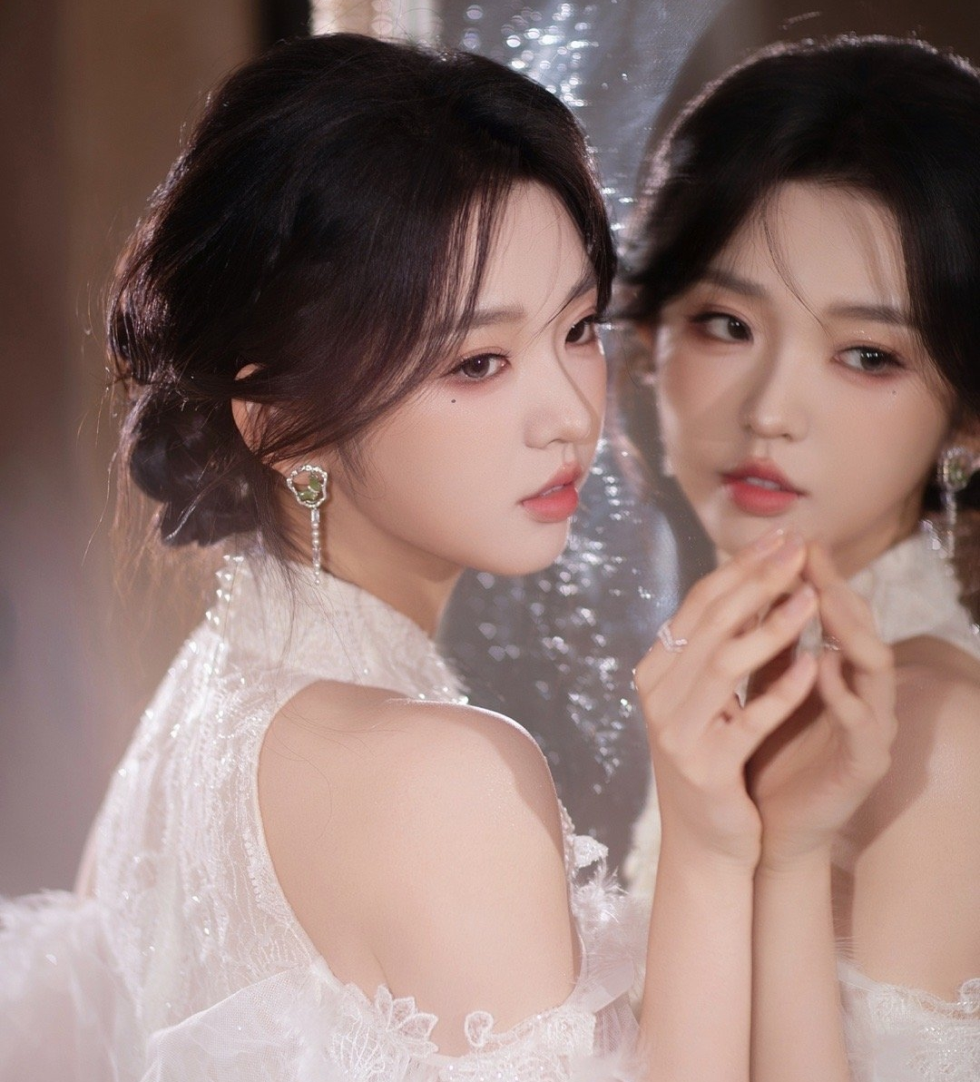 Lý Kha Dĩ nữ thần phim ngắn xứ Trung 'làm mưa làm gió' hiện nay 4