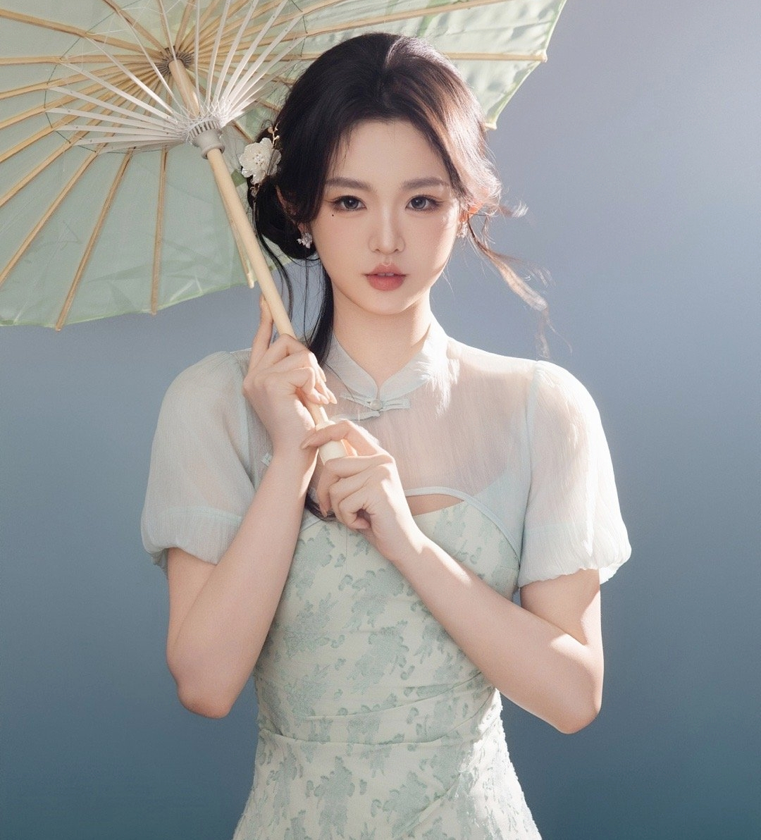 Lý Kha Dĩ nữ thần phim ngắn xứ Trung 'làm mưa làm gió' hiện nay 1